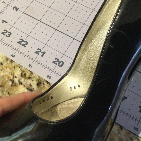 Dolce & Gabbana black high heels - Picture 2 of 6